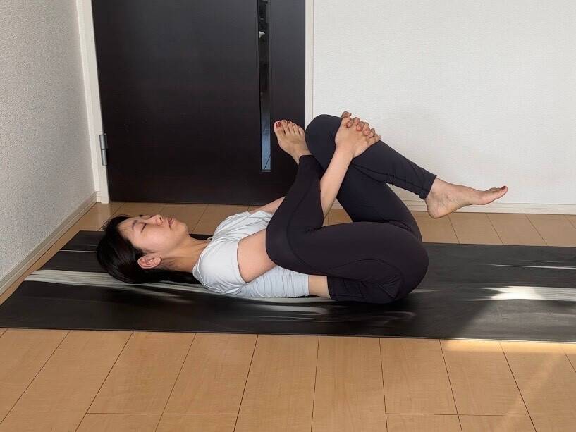 寝たままお尻ストレッチ②
