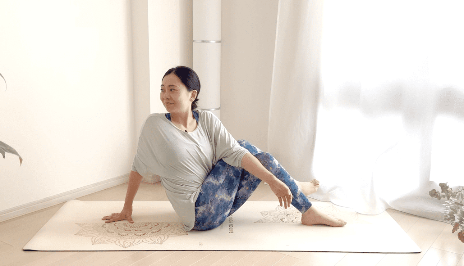 ねじりのポーズ