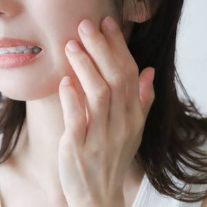 夏の紫外線・冷房・夏バテ…乾燥肌を引き起こす原因と栄養対策｜管理栄養士が解説