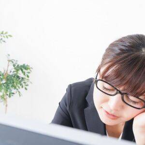 【長期休み明けの疲れ・重ダルさに】バキバキ体を解消！全身をすっきりほぐす３ポーズ