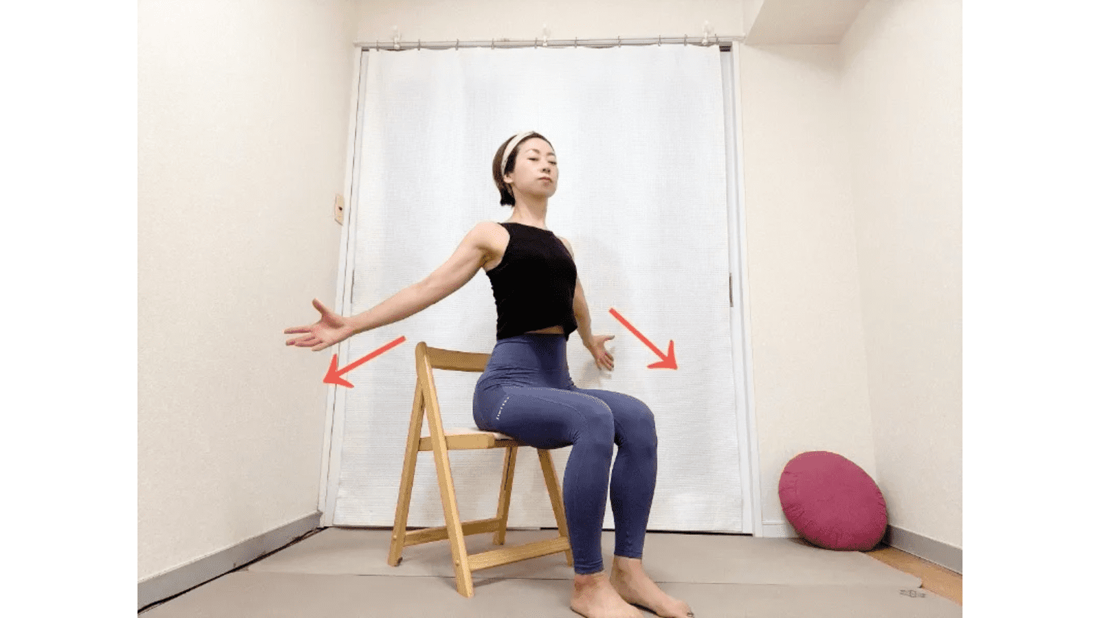 疲れが取れないのは姿勢のせい？胸を開くだけ！椅子でできる簡単疲労回復ストレッチ