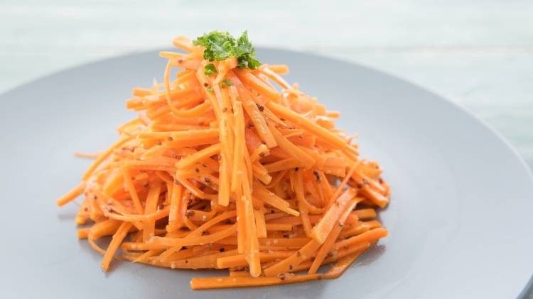 夏のお疲れ肌、原因は「腸の疲れ」。肌腸相関で肌を整えよう！"キャロ味噌ラペ"でリセットのススメ