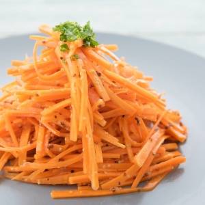 夏のお疲れ肌、原因は「腸の疲れ」。肌腸相関で肌を整えよう！"キャロ味噌ラペ"でリセットのススメ