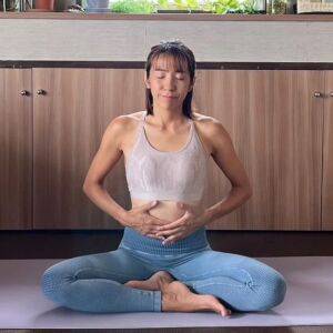 【意外】股関節の硬さは「呼吸」で変えられる!?  腹式呼吸をマスターして股関節をほぐす方法