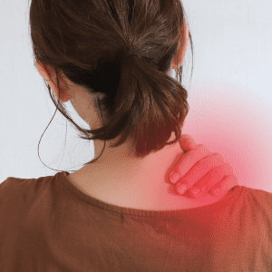 辛〜い肩こりは胸の硬さも原因に！呼吸に合わせて胸を伸ばし開いていく肩こり改善ストレッチ