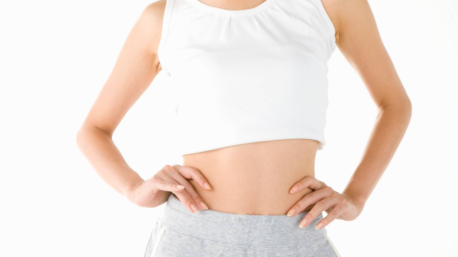 暑い季節は「くびれ」がなくなりやすい？→椅子に座りながら【3分エクササイズ】でお腹の筋肉を総動員