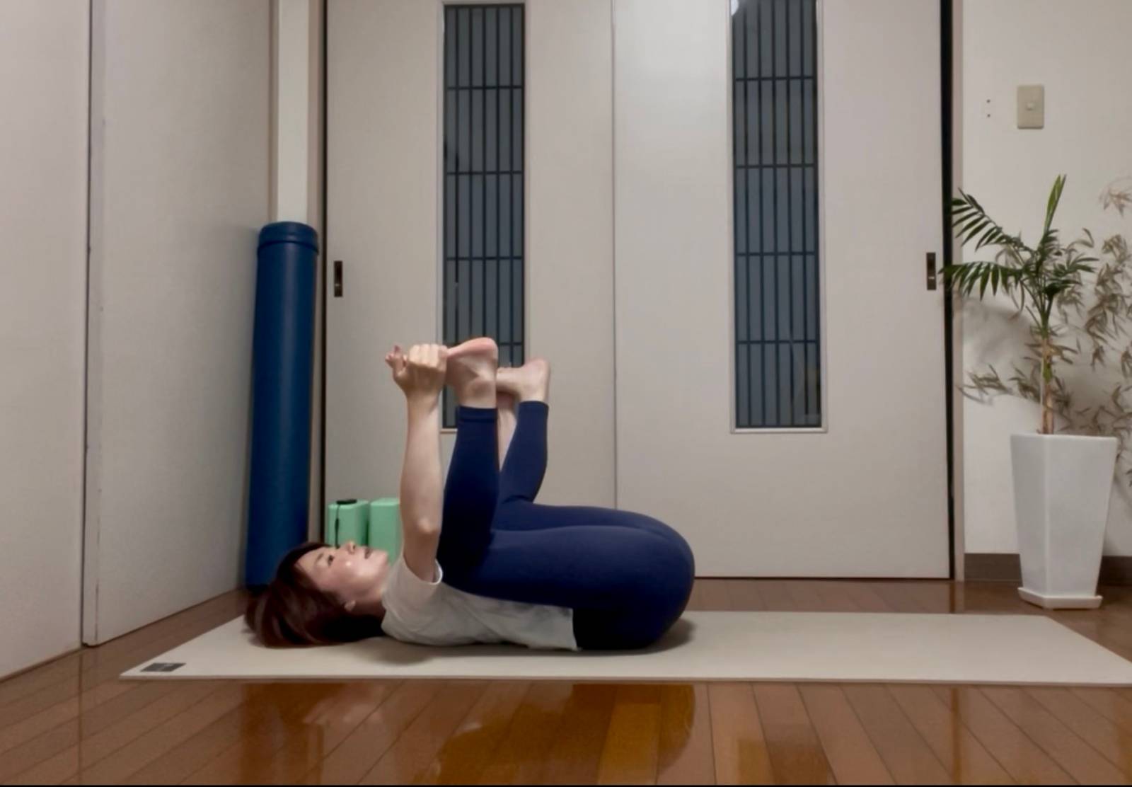 ハッピーベイビーのポーズ