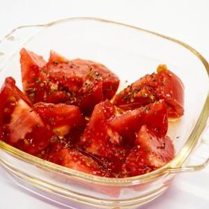 トマトの力を最大限に引き出すのはコレ！栄養吸収がグンと高まる最強タッグとは？管理栄養士が解説