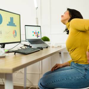 腰痛や姿勢の崩れが気になる人に……【原因はカチコちお尻!?】お尻の筋肉をほぐすヨガポーズ２選