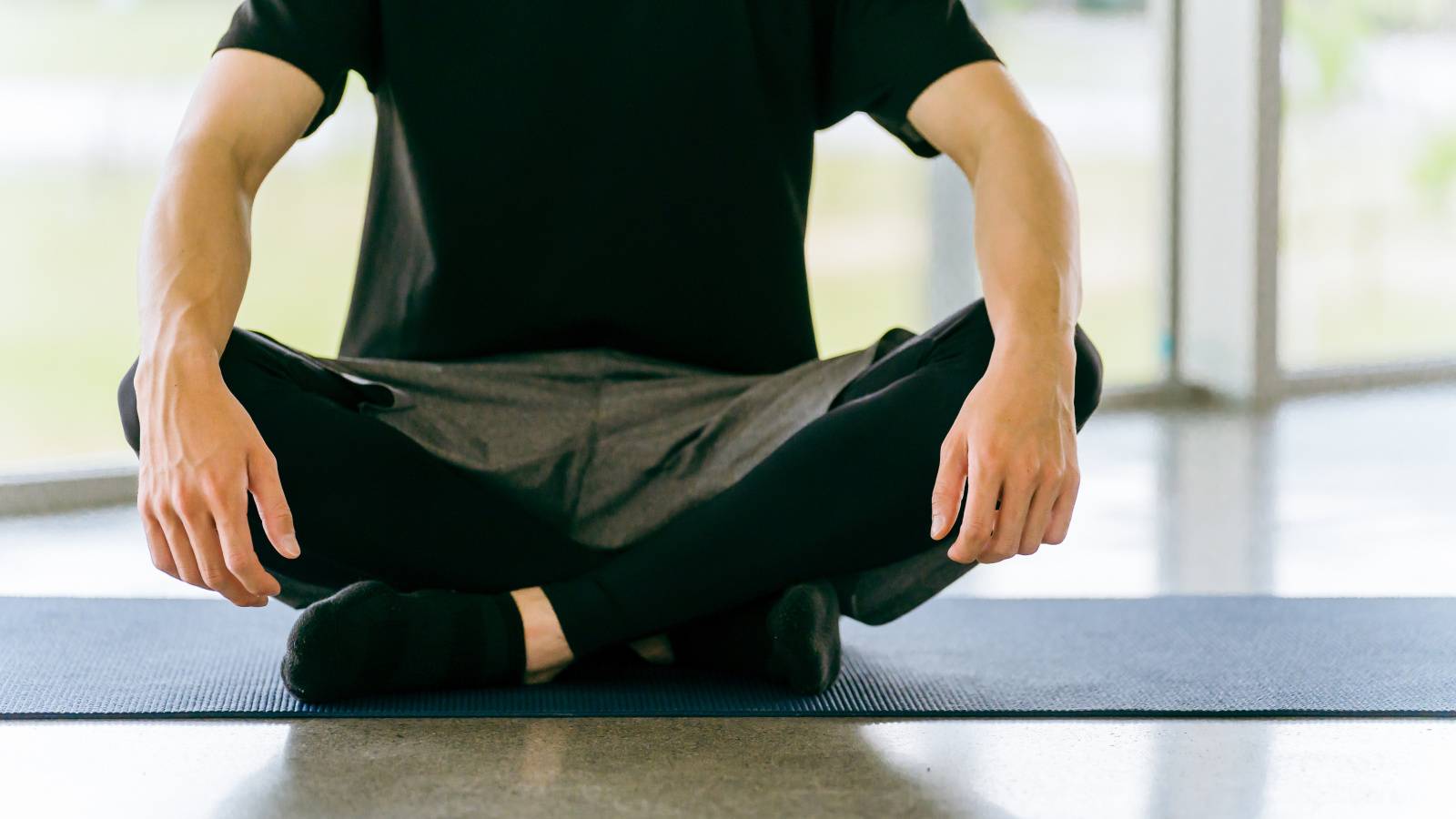 男性に多い【あぐらがかけない】というお悩み｜即効性バツグン！あぐらを楽にする3つの簡単ワーク