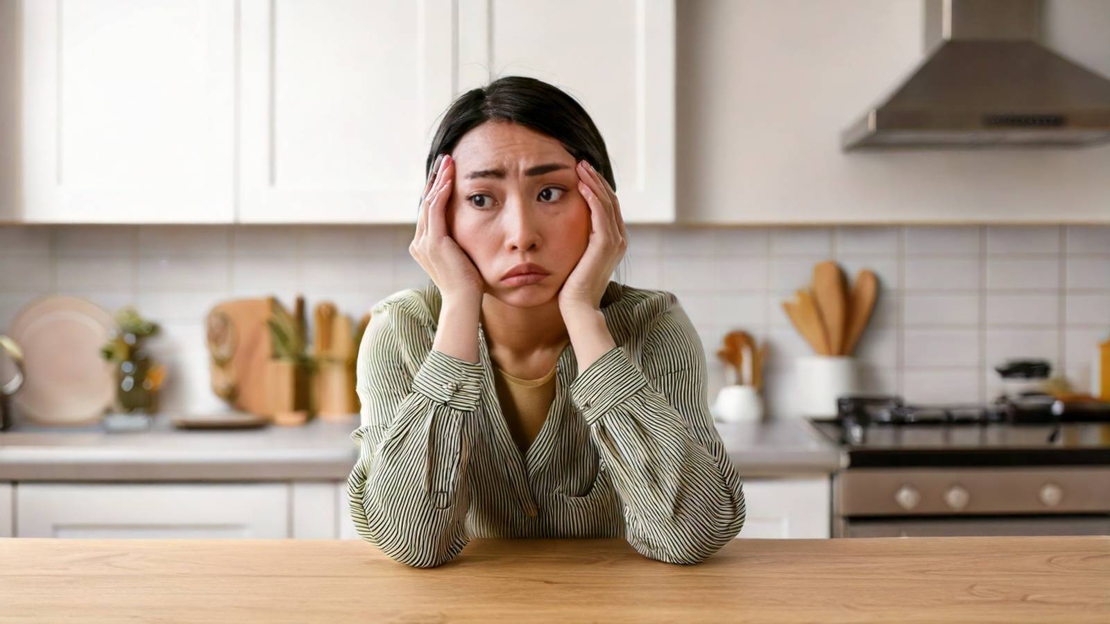 40代50代必見！更年期世代特有【朝からだるい・肩や腰がつらい】を緩和する朝の５分ストレッチ