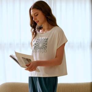 まだまだ暑い日が続くから。速乾性でいつでも快適!イージーヨガの万能ヨガウェア