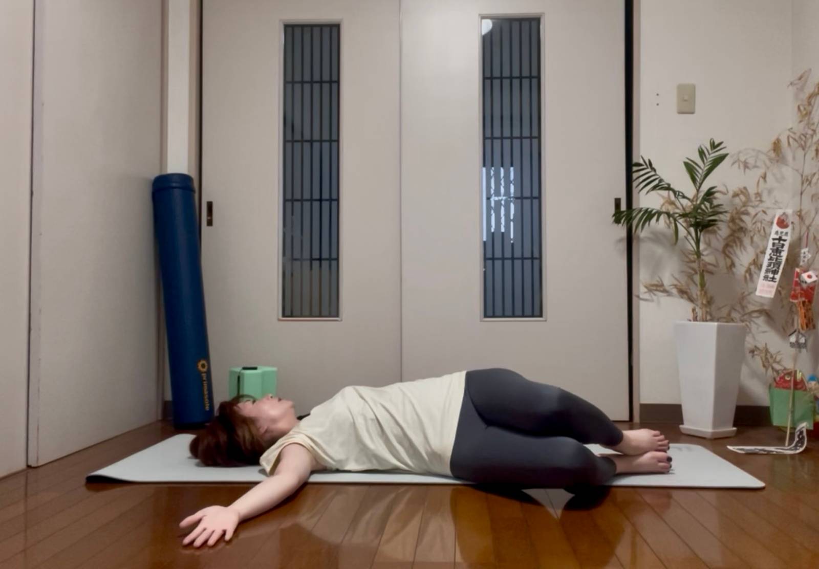 巻き肩ストレッチ