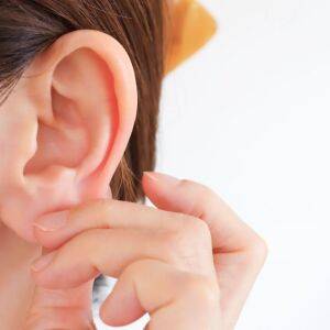 イヤホン難聴？不定愁訴？耳だって年をとる！耳の不調の特効ツボ「聴宮」の押し方