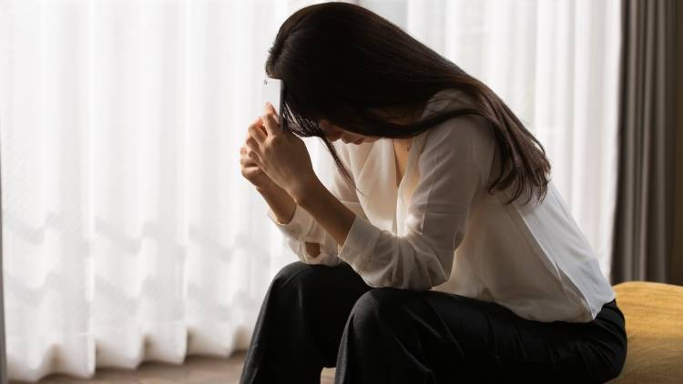 「なぜあんなことをしたのだろう」過去の自分の言動に後悔してばかりの人に心理師が伝えたいこと