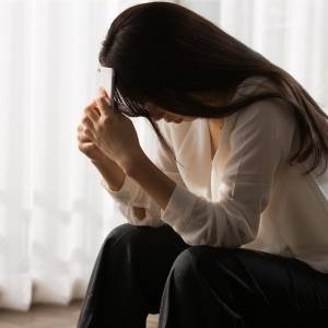 「なぜあんなことをしたのだろう」過去の自分の言動に後悔してばかりの人に心理師が伝えたいこと