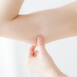 振袖肉撃退!ベルトやタオルなど…道具を使って効果倍増!「二の腕すっきりトレーニング」