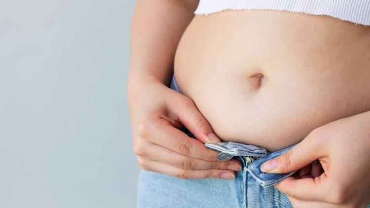 お腹が凹まない原因は腹筋ではなく股関節？【ぽっこりお腹解消】座ったまま簡単脚回しエクササイズ