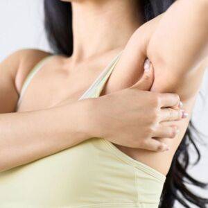 肩コリ&たるんだ二の腕をまとめてリセット!W効果の簡単ストレッチ