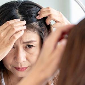 不足すると脱毛につながる？皮膚などの健康を支える〈ビオチン〉の気になる働きとは｜管理栄養士が解説