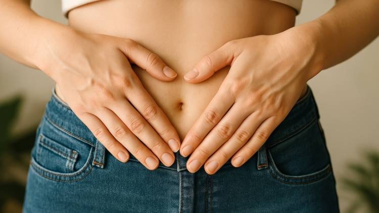 お腹が硬いと痩せにくい?→お腹がフワッと柔らかくなる!腸をつかんで揺らす腸もみ