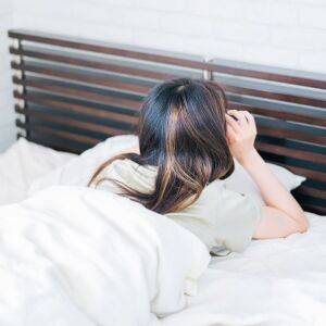 【ターゲットは股関節】ほぐすだけで驚くほど眠れる!簡単ヨガストレッチ3選