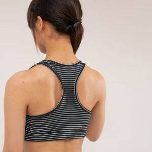 【超からだが硬い人向け】ガチガチに硬くなった「背中」がふにゃふにゃになるストレッチ