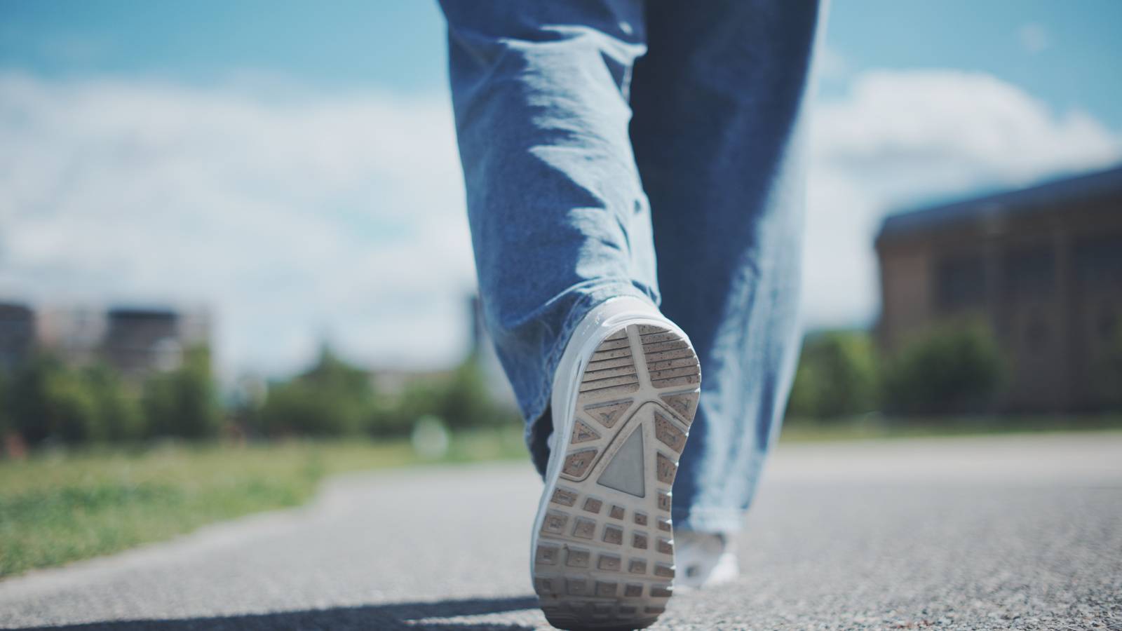 「ウォーキングだけでは寝たきりを防げない」理学療法士が教える老化を予防する運動法