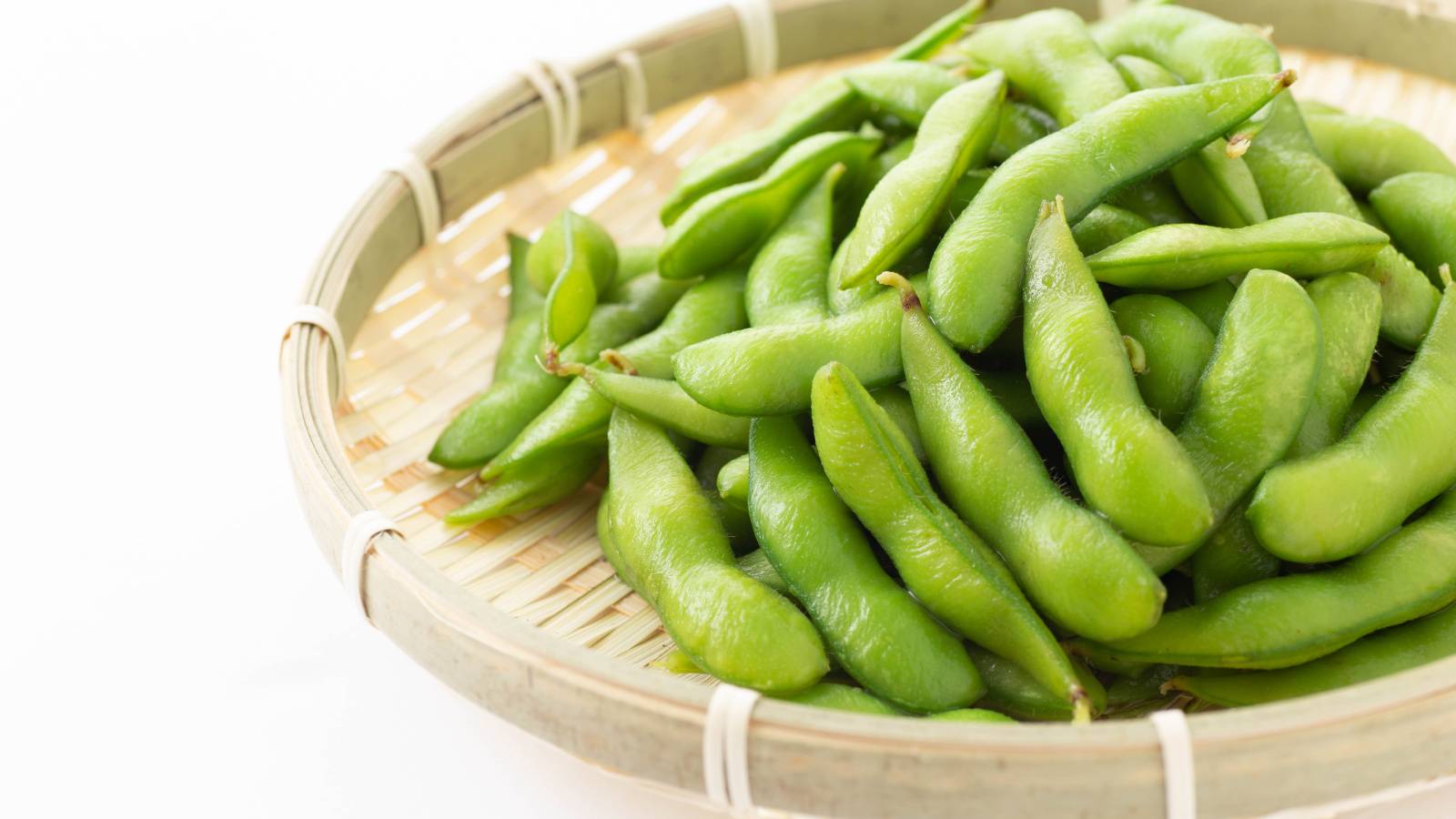 枝豆がすごい。“おつまみ”なのに鉄とたんぱくが摂れる最強食材｜管理栄養士が栄養価を解説