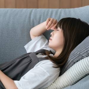 夏疲れを手放して軽やかに！【季節の変わり目こそ整えたい】椅子でできる疲労回復チェアストレッチ