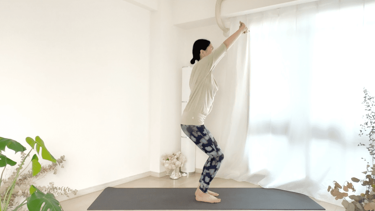 やさしい椅子のポーズ