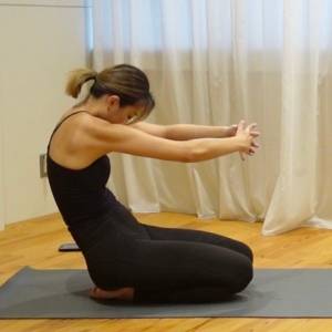 背中スッキリ！姿勢改善にもつながるゆらゆらストレッチ