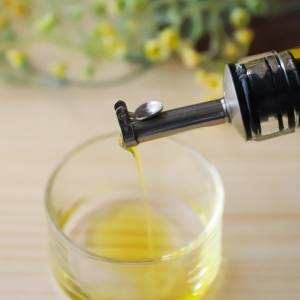 積極的に摂りたい！健康をサポートする優秀な油とは？【管理栄養士が解説】