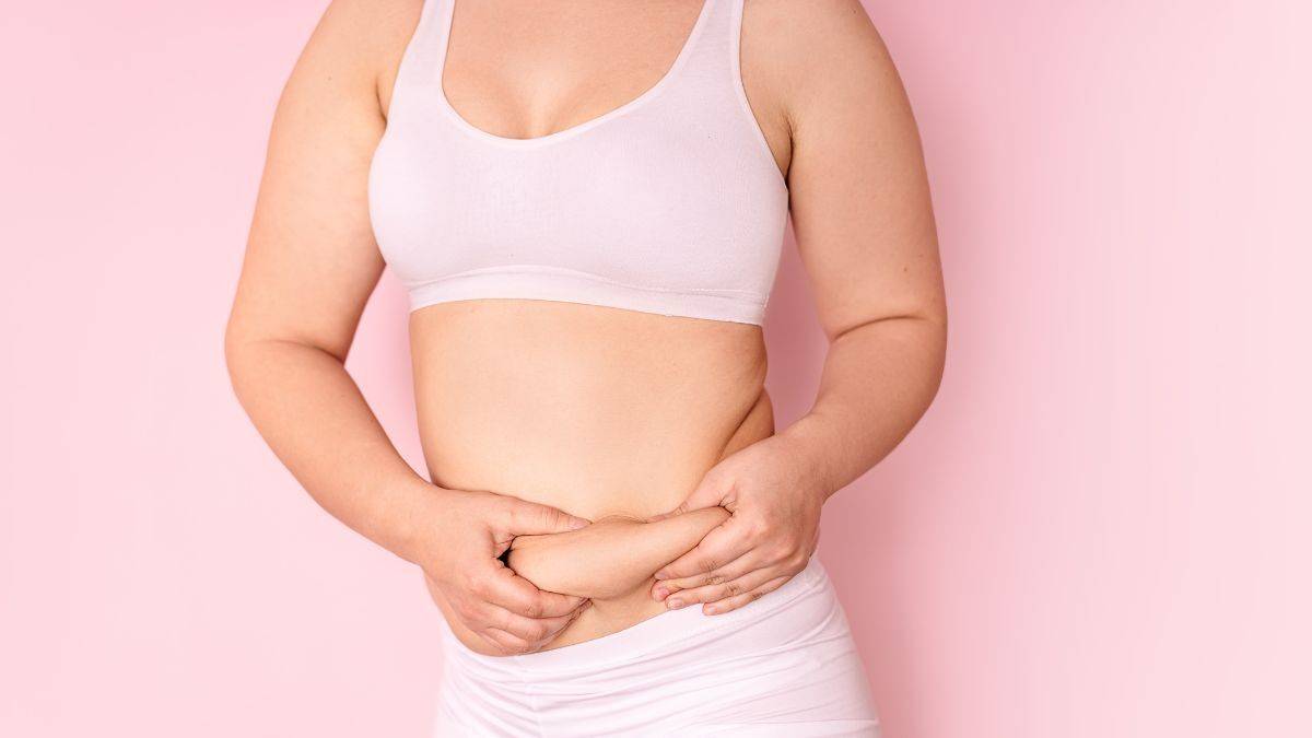 お腹痩せをしたいなら「筋トレではなく揉みほぐし」！ゴロンと転がってできる30秒お腹ほぐし