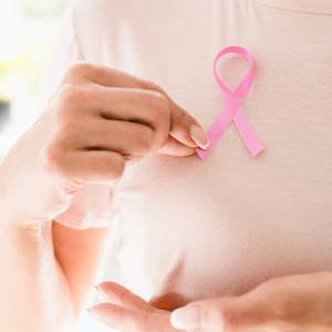 9人に1人がかかる乳がんを早期発見するために。専門医がすすめるセルフチェックと運動習慣