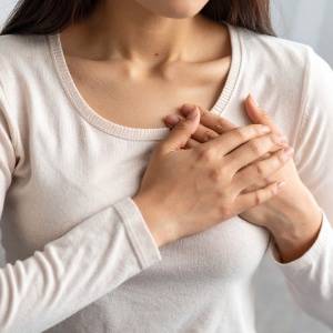 更年期以降の血管トラブル→女性ホルモン低下と血管には意外な関係が！？医師が解説