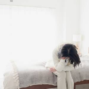 朝のめまいは“血圧サイン”？放置すると怖い循環器系トラブル。立ちくらみと高血圧・低血圧の見極め方