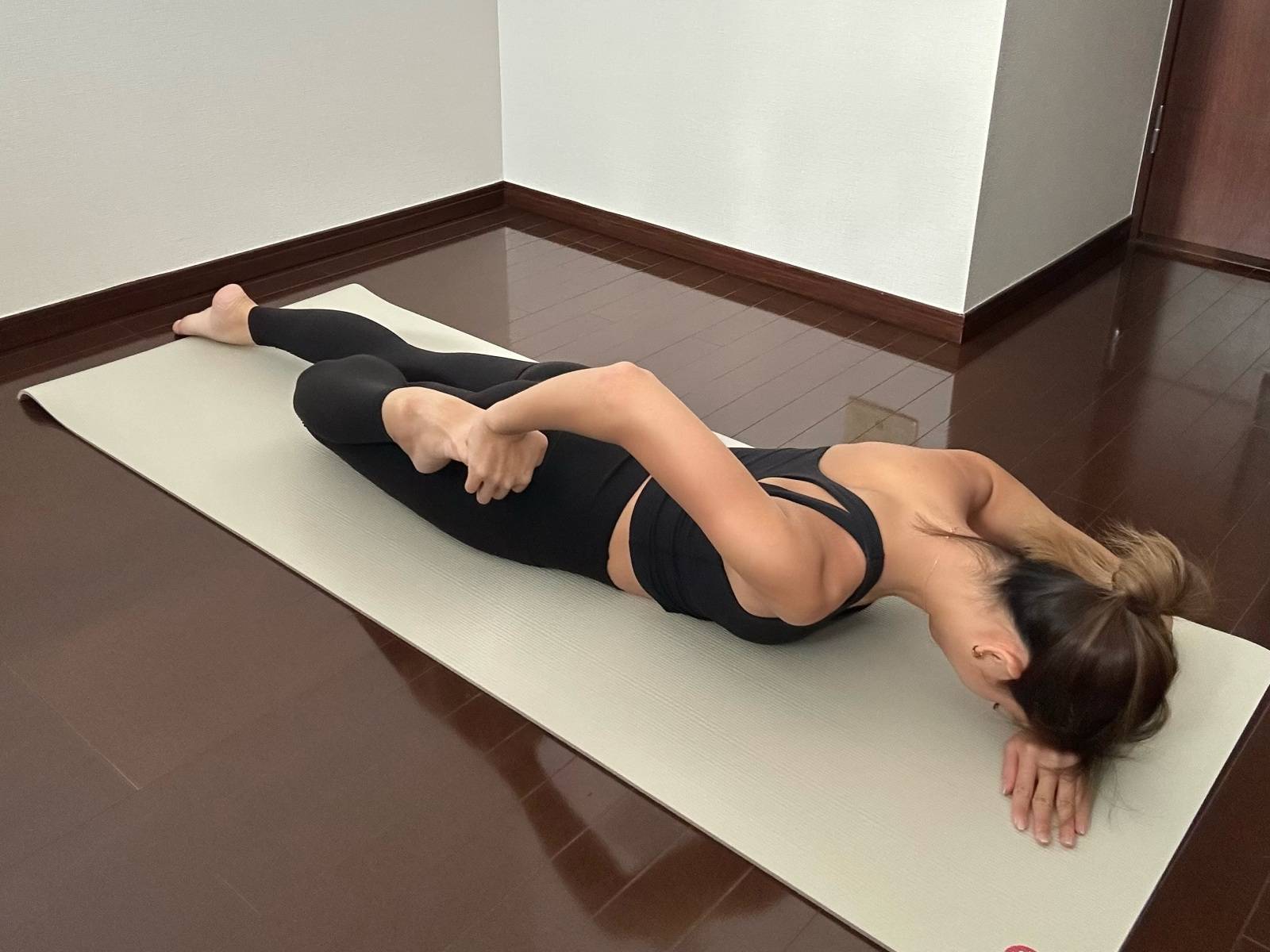 前ももストレッチ