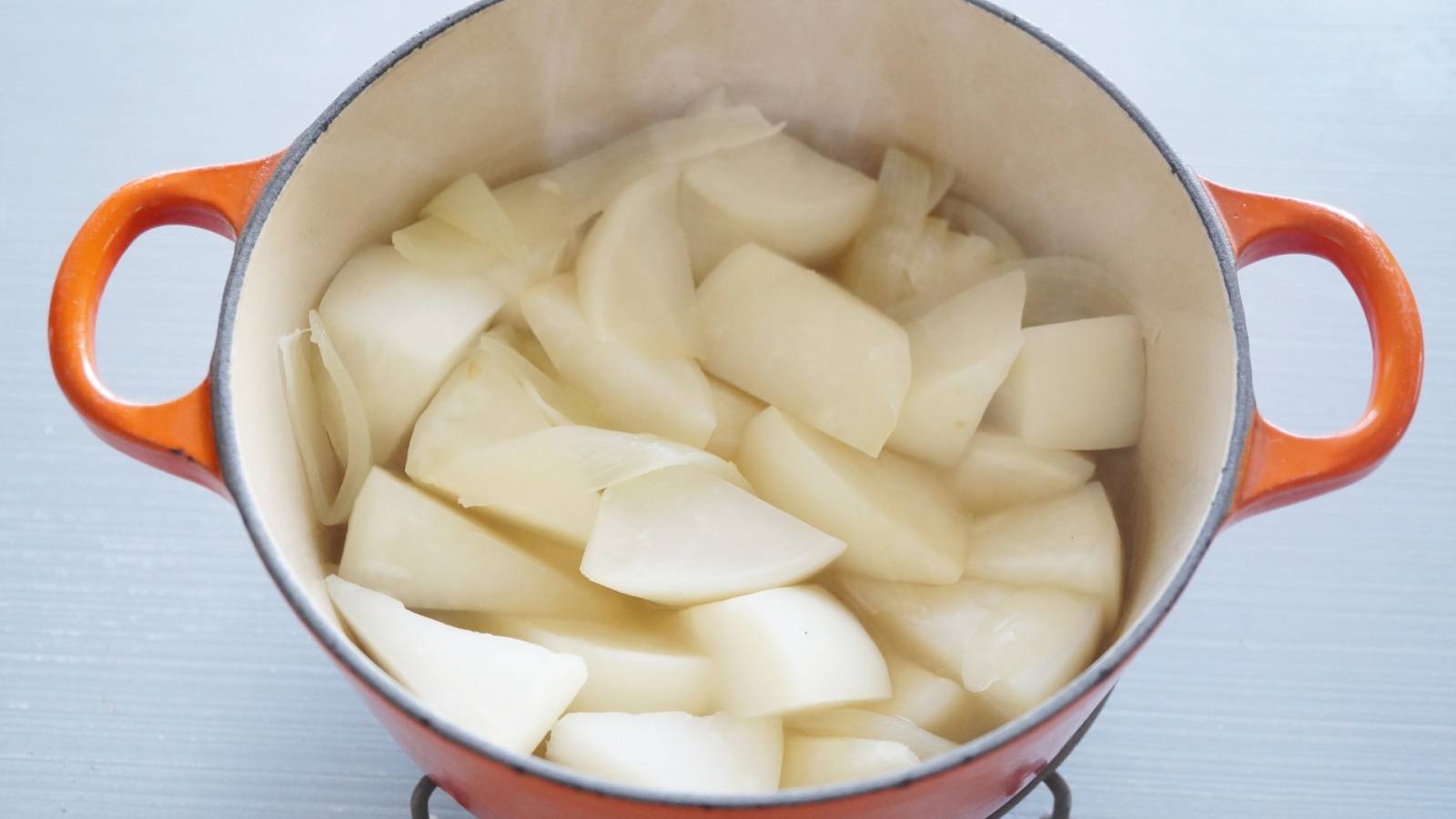 蒸すと煮るのいいとこ取り！管理栄養士がすすめる「蒸し煮」の魅力