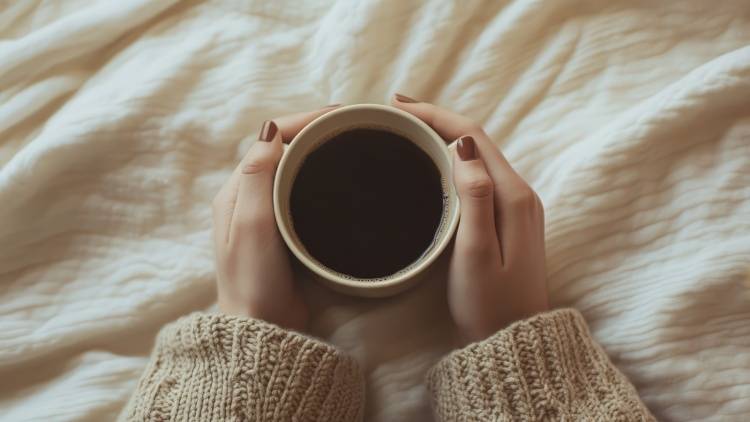 【カフェインレスコーヒーでもカフェイン入りのコーヒーと同じ効果がある可能性!?】研究結果が示唆