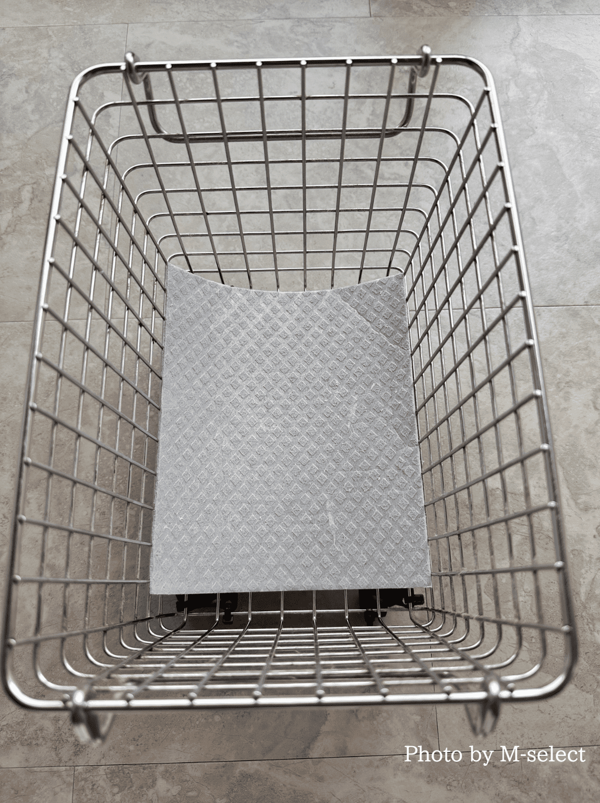 ワイヤーバスケットとセルロースシート