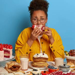 食べすぎたからといって翌朝抜くのはNG！リセット食のベストタイミングとは？管理栄養士が解説