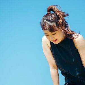 【夏疲れ対策に効果的】ヒップアップも叶える！膝立ちだから超簡単な「代謝アップスクワット」