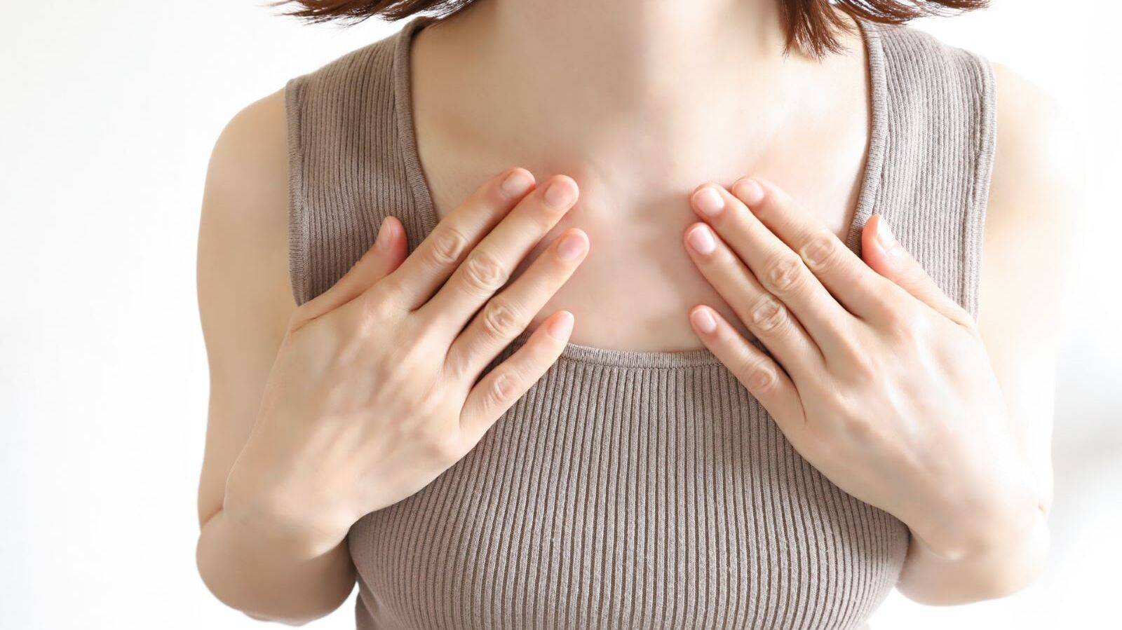  片腕10回まわすだけ！【パソコンのしすぎでこり固まった胸をやさしくほぐす】胸ほぐし 