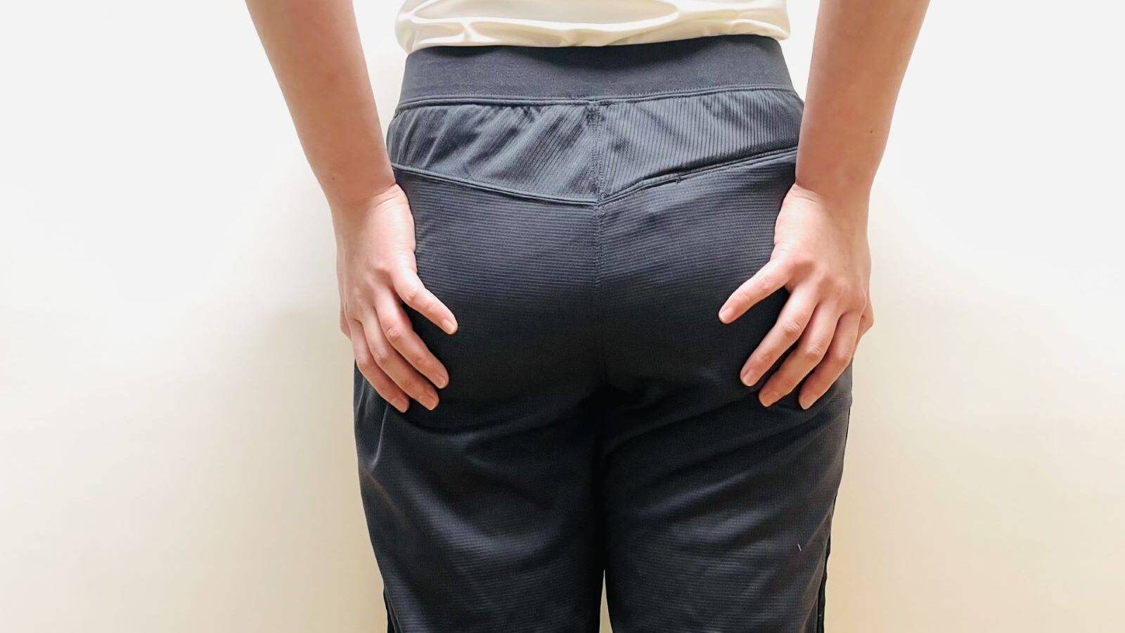 残暑の疲れはお尻にも残っている？！30秒でできるお尻ほぐしストレッチ