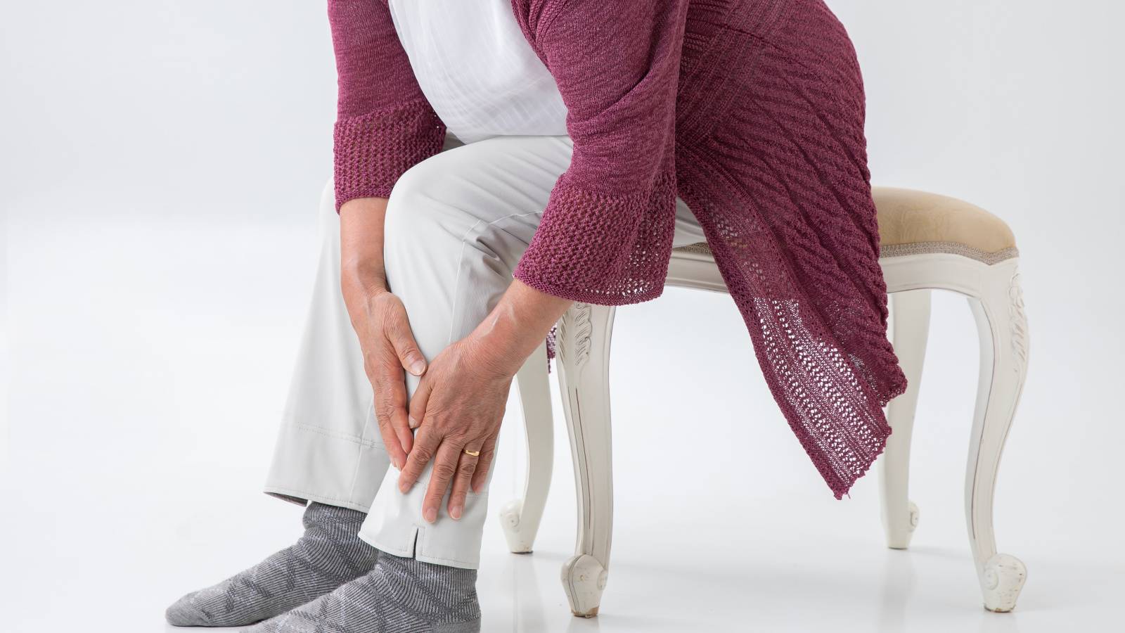 【秋の脚の冷え対策】ポイントは「股関節」と「ふくらはぎ」｜むくみにも効くヨガ的ほぐし術