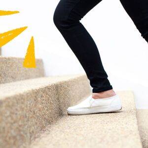 【階段を上るのがしんどい…】ポイントは膝の位置！頑張らずに脚を動かすのに効果的な思考術