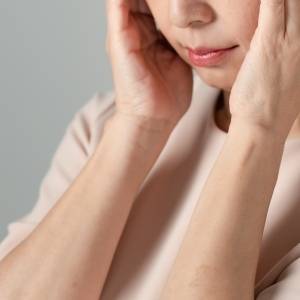 「なんだか最近、人の幸せが素直に喜べない」他にも…〈更年期〉休息が必要な人のサインとは