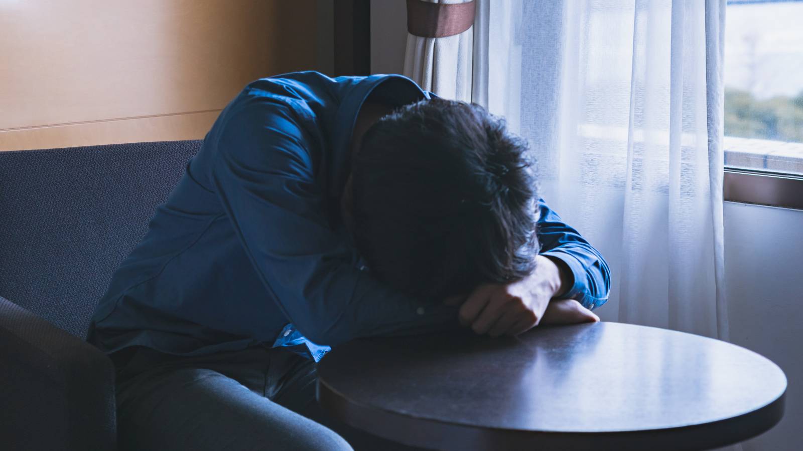 なぜ自閉スペクトラム症の人は「生きづらさ」を感じやすい？最新研究が示す“心の傾向”｜心理師が解説