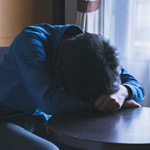 なぜ自閉スペクトラム症の人は「生きづらさ」を感じやすい？最新研究が示す“心の傾向”｜心理師が解説